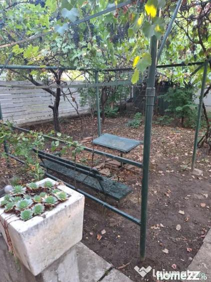 Casă cu 10 camere cu Teren 626 Mp în Central