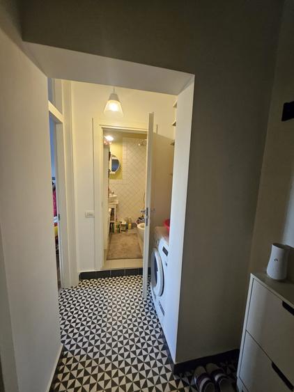 Apartament cu 4 camere semidecomandat, mobilat în Teiul Doamnei