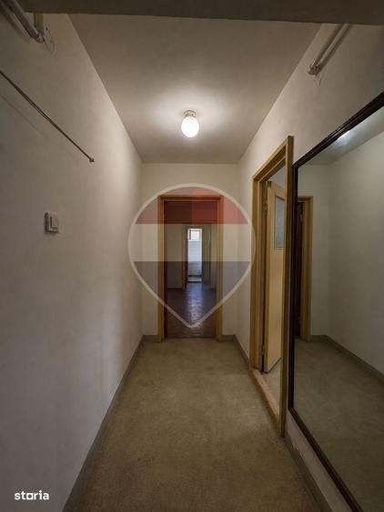 Apartament cu 3 camere de vanzare Central - 4