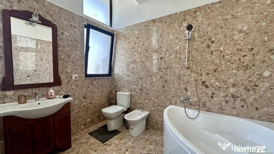 Apartament cu 7 camere decomandat în Bucureștii Noi