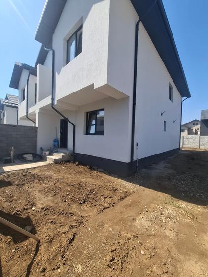 Duplex cu 4 camere cu Canalizare în Alexandriei