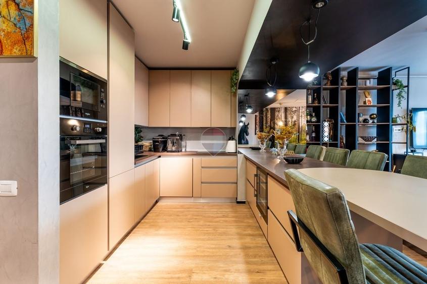 Apartament cu 4 camere decomandat, mobilat în Zorilor