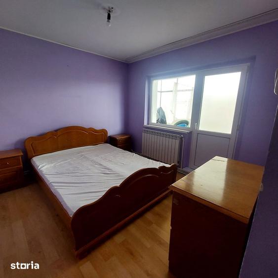 Apartament cu 3 camere decomandat, mobilat în Micro 17