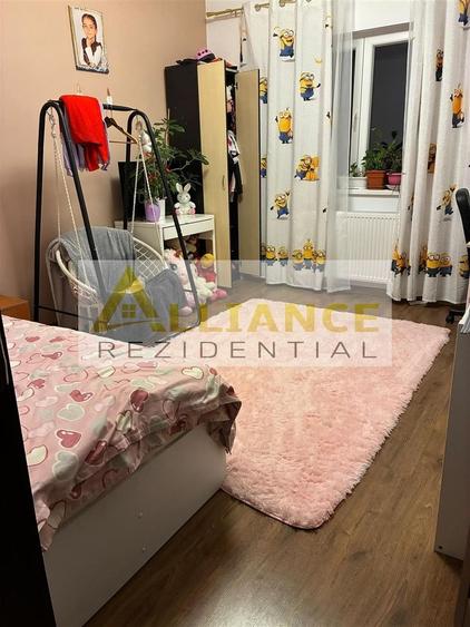 Duplex cu 4 camere decomandat cu Canalizare în Sud