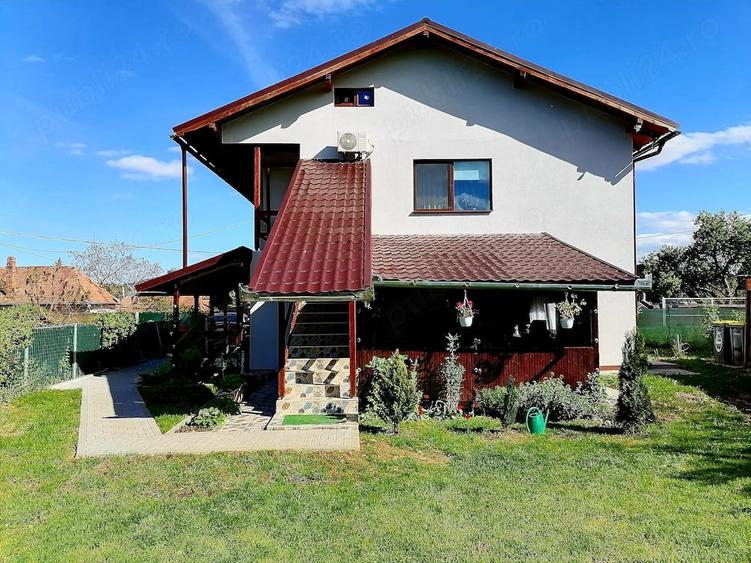 Casă cu 6 camere cu Teren 1000 Mp în Mașca