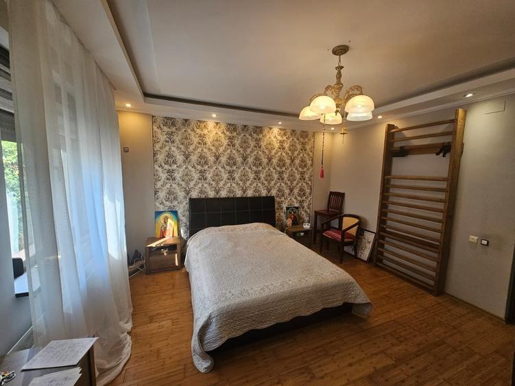 Casă cu 4 camere în Dragomirești-Vale