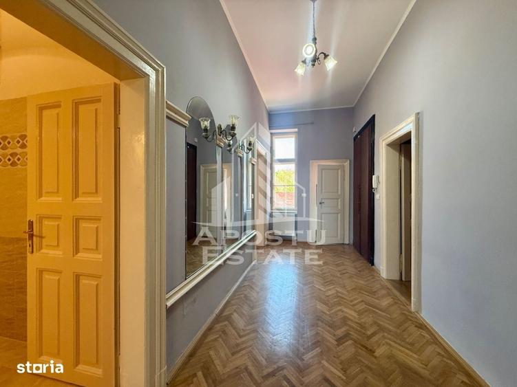 Apartament cu 4 camere în Ciupercenii Noi