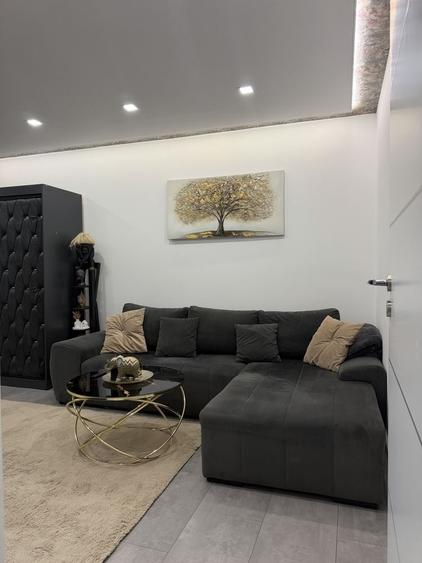 Apartament ultracentral , 3 camere , decomandat - 6