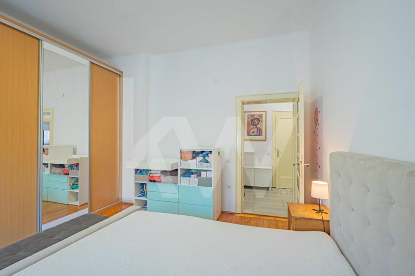 Apartament cu 2 camere semidecomandat, mobilat în Lupeni