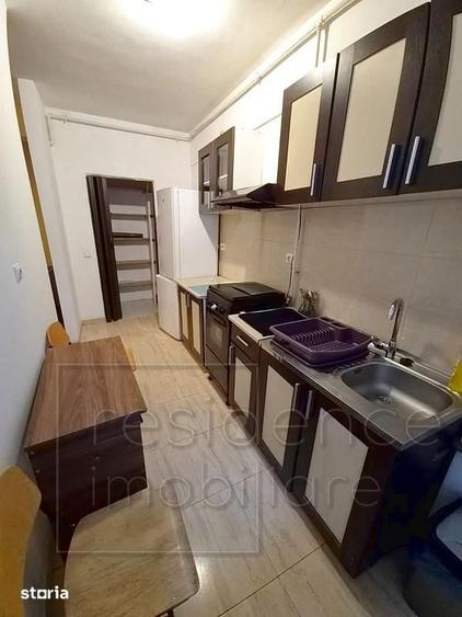Apartament cu 3 camere semidecomandat în Mărăști