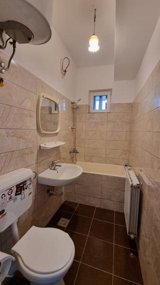 Garsonieră decomandată în Central