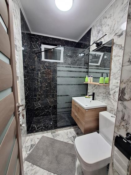Apartament cu 2 camere decomandat în Delfinariu