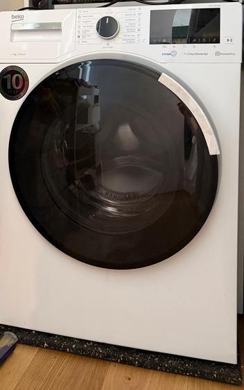 Apartament cu 3 camere semidecomandat în Universitate