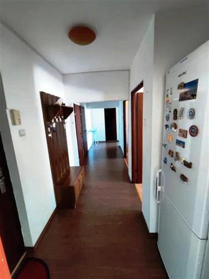 Apartament cu 3 camere decomandat, mobilat în Răcădău — fotografia 3