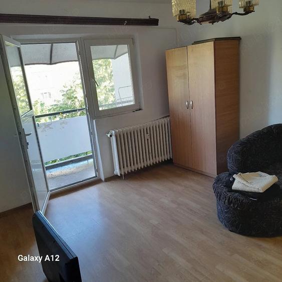 Apartament cu 4 camere decomandat în 1 Mai
