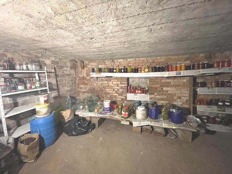 Casă individuală cu 4 camere cu Canalizare în Șeușa
