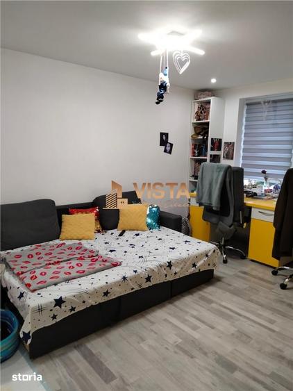 Casă cu 5 camere cu Teren 1000 Mp în Tractorul