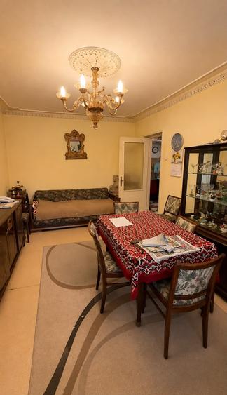 Apartament cu 3 camere în Berceni