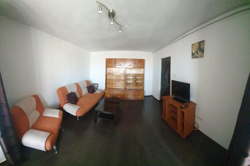 Apartament cu 2 camere decomandat în Km 4