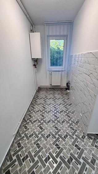 Apartament cu 3 camere decomandat în Dâmbu Pietros