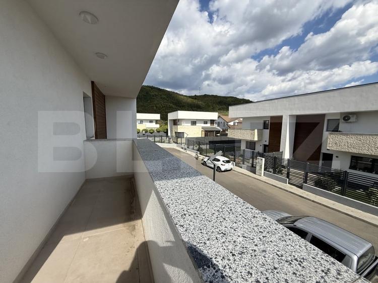 Duplex cu 4 camere cu Canalizare în Aninoasa
