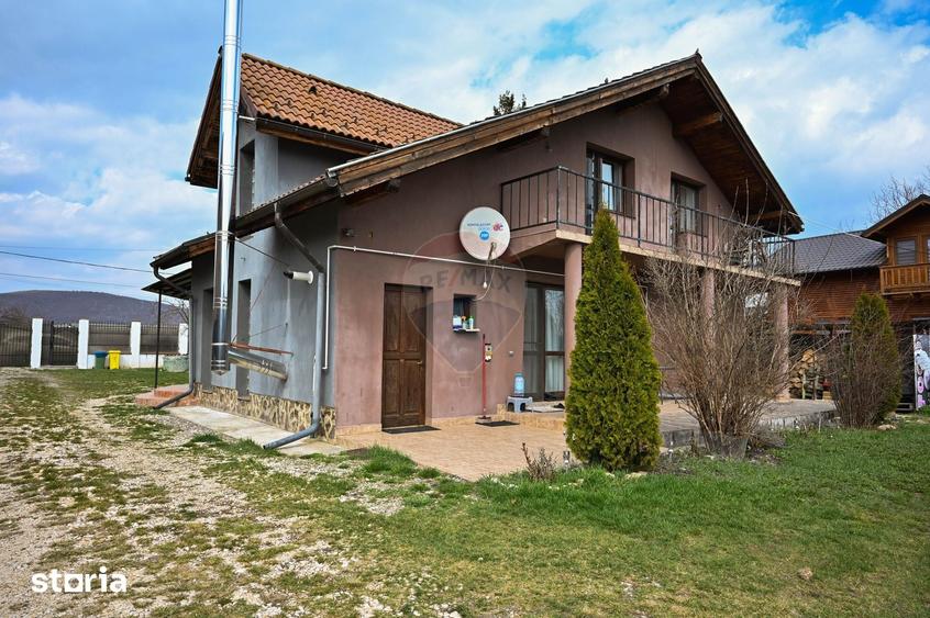 Casă cu 4 camere cu Teren 1000 Mp în Mănești
