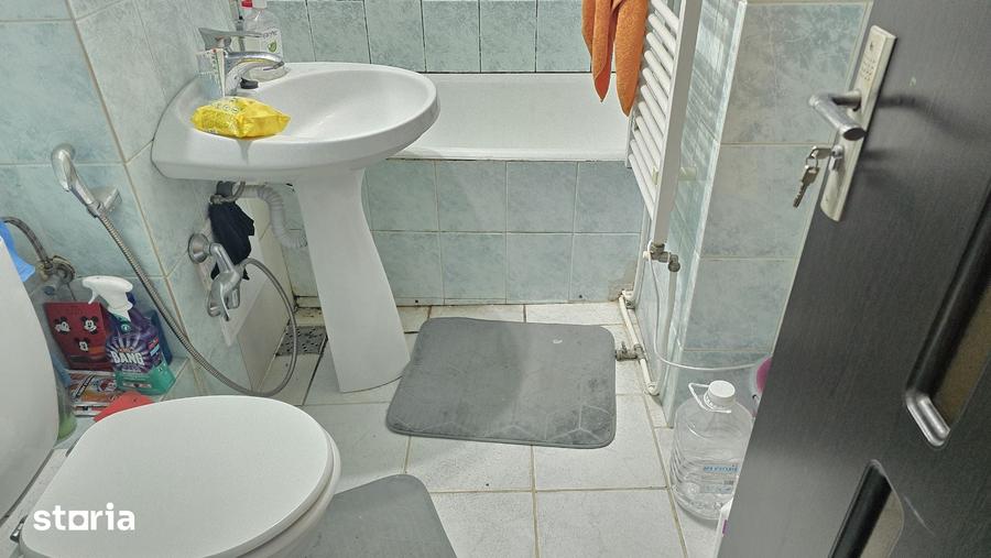 Apartament cu 2 camere decomandat în 22 Decembrie