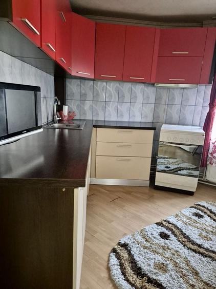 Inchiriez apartament 2 camere in Husi - 4