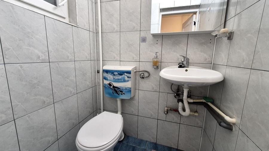 Apartament cu 3 camere decomandat, mobilat în Rahova