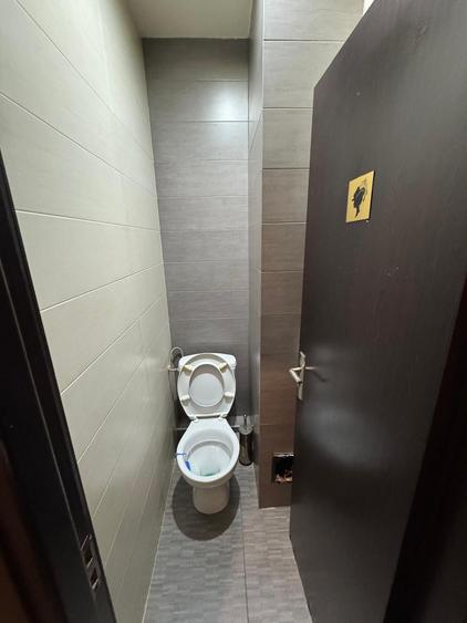 Spațiu comercial, de 148.89999389648 mp, în Moșilor