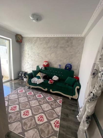 Apartament cu 3 camere decomandat în Exterior Vest