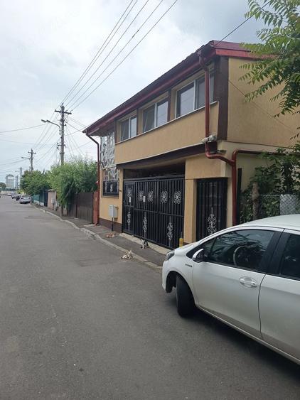 Casă cu 4 camere cu Teren 188 Mp în Giurgiului