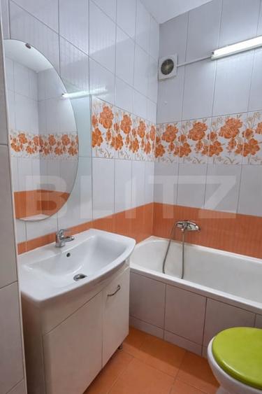 Apartament cu 3 camere decomandat, mobilat în Sângeorgiu de Mureș