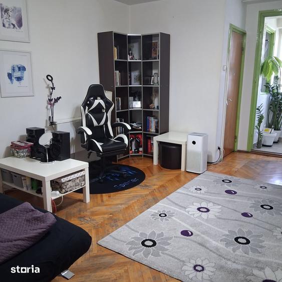 Garsonieră în Titan