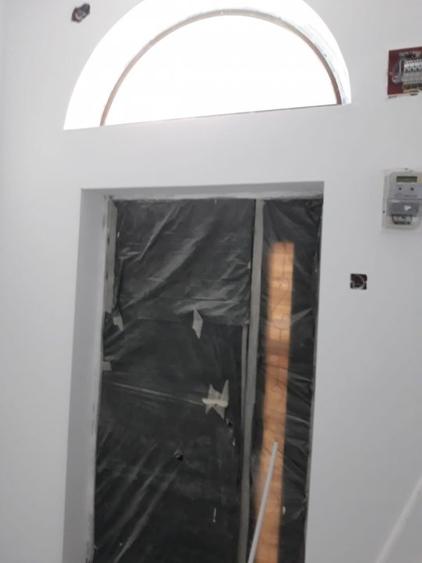 Casă individuală cu 8 camere cu Canalizare în Calea Plevnei