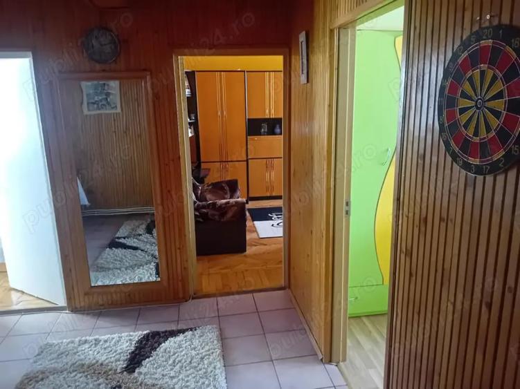 Apartament cu 3 camere decomandat în Precista