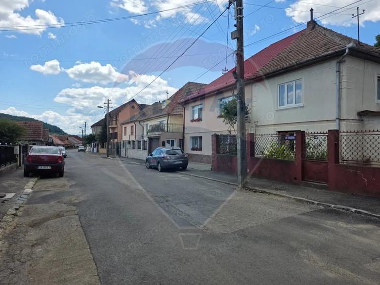 Casă cu 3 camere cu Teren 250 Mp în Sud