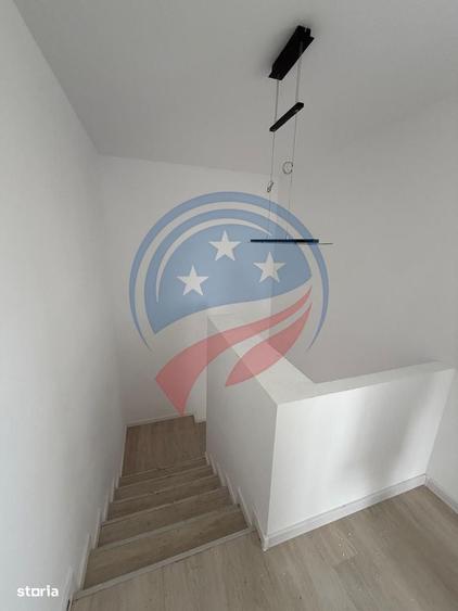 Casă cu 4 camere în Leamna de Sus