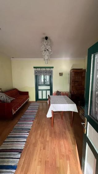 Casă individuală cu 5 camere cu Teren 2000 Mp în Dumitra