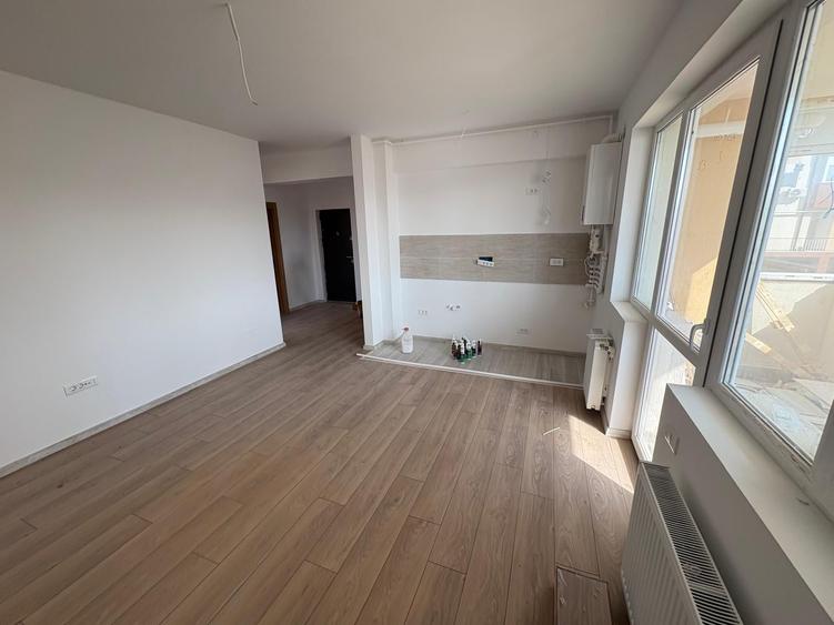 Apartament cu 3 camere semidecomandat în Berceni — fotografia 2