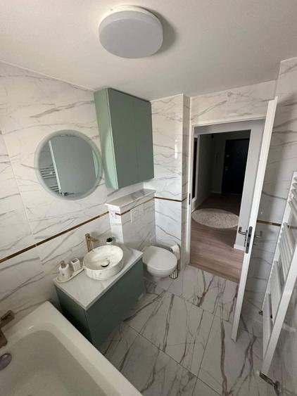 Apartament cu 3 camere decomandat, mobilat în Independenței