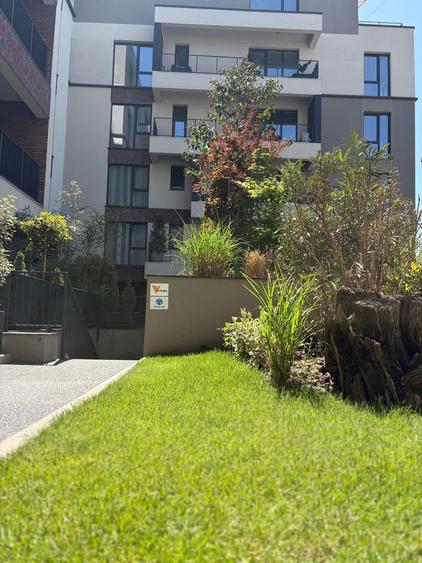 Apartament cu 3 camere nedecomandat în Barbu Văcărescu