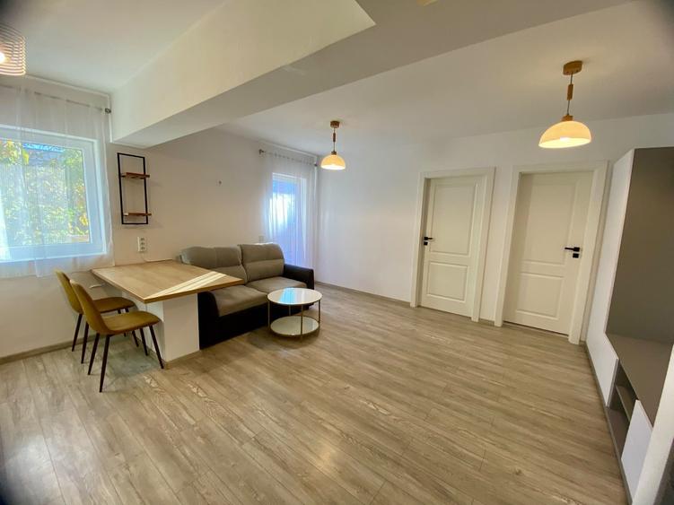 Apartament cu 2 camere semidecomandat în Florești