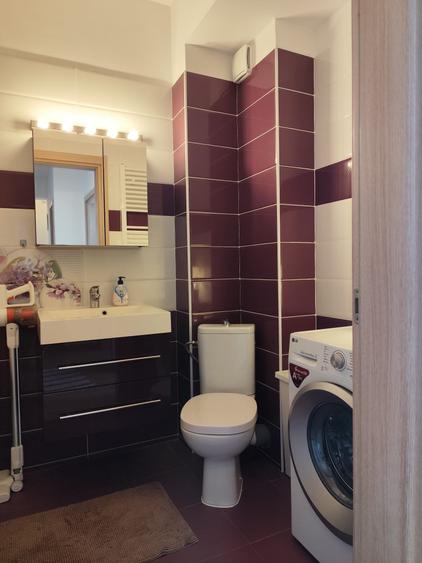 Apartament cu 3 camere semidecomandat în Drumul Taberei