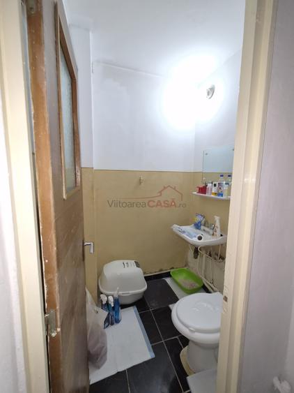 Apartament cu 3 camere decomandat în Teiul Doamnei