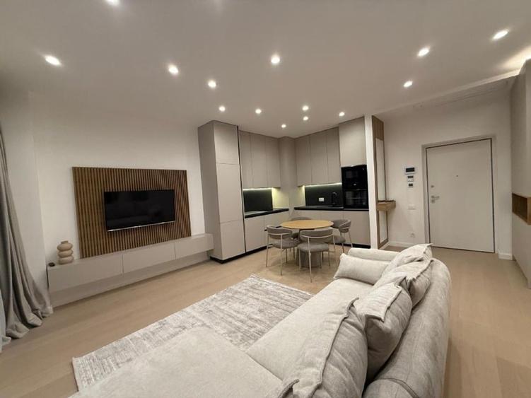 Apartament cu 2 camere semidecomandat, mobilat în Aviației