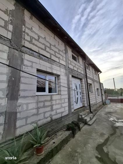 Casă cu 4 camere cu Teren 582 Mp în Dobrun