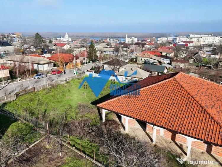 Casă cu 4 camere cu Teren 1376 Mp în Mahmudia