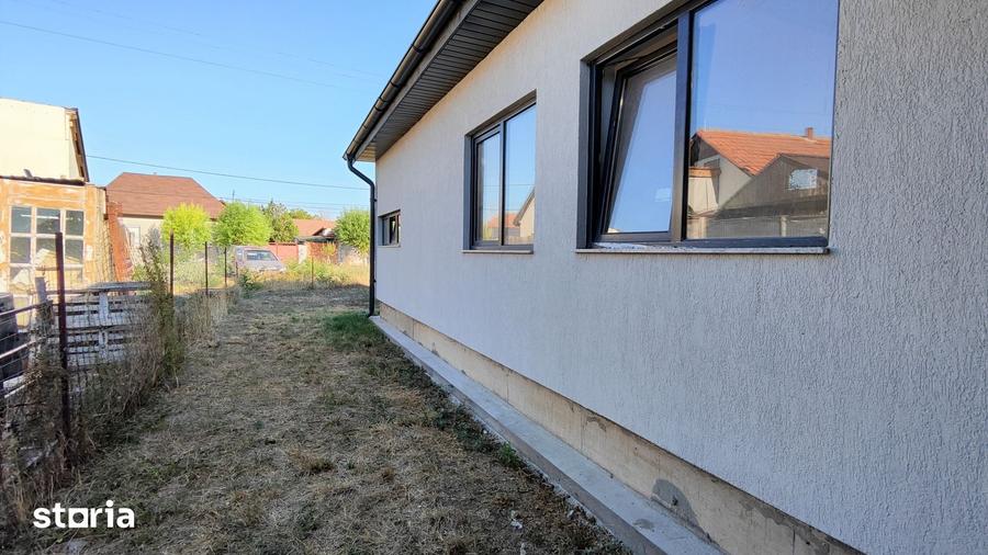Casă cu 3 camere cu Teren 445 Mp în Zimandu Nou