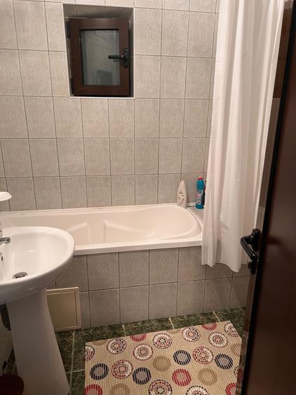Apartament cu 3 camere decomandat în Galata